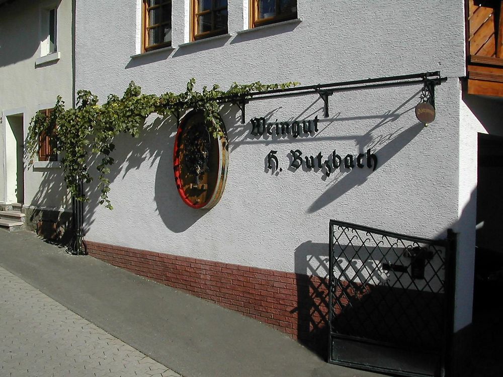 Weingut & Gästezimmer Butzbach g6m0k