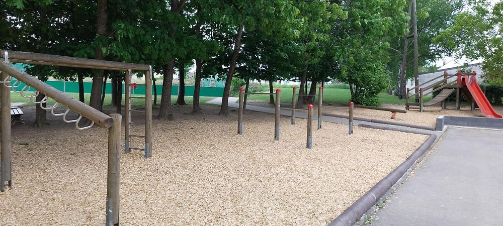 Spielplatz in Halsenbach  Grundschule  jg2ub