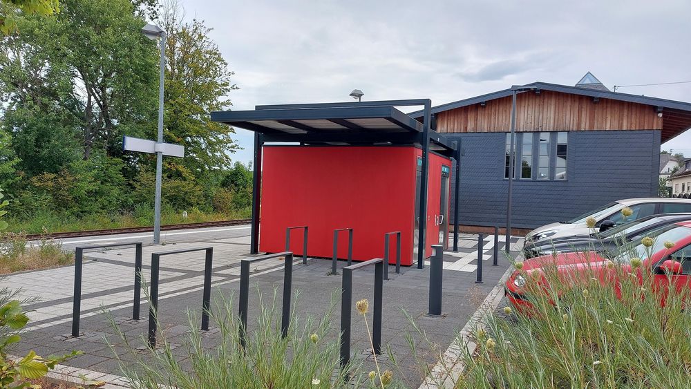 Öffentliche Toiletten am Bahnhof Emmelshausen ofqf4