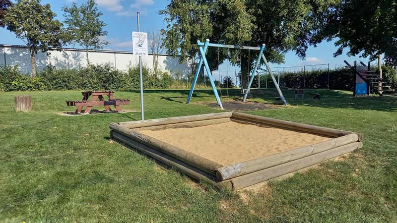 Spielplatz in Karbach ri7g3