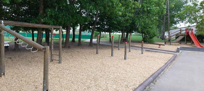 Spielplatz in Halsenbach  Grundschule  ypt5fl