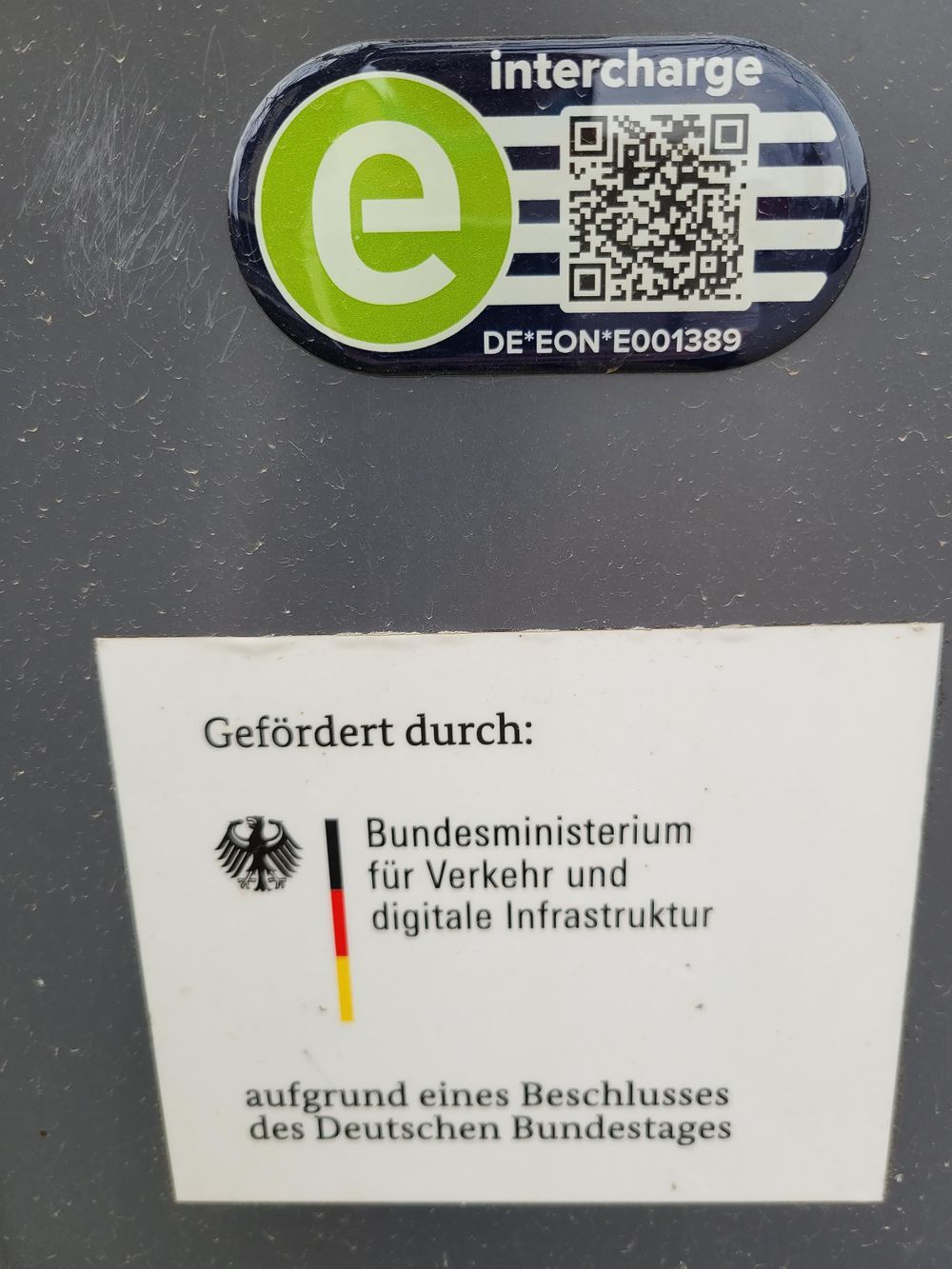 Charging Station innogy am Rathaus yp1suk