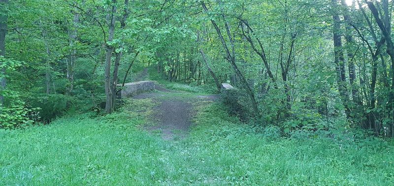 Picknickbank an der Roskerbrücke yhx7tp