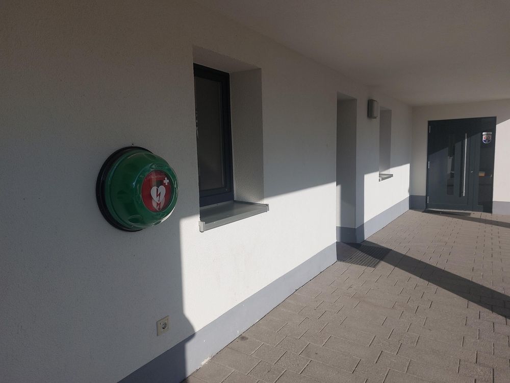 Defibrillator in Leiningen yahbmq
