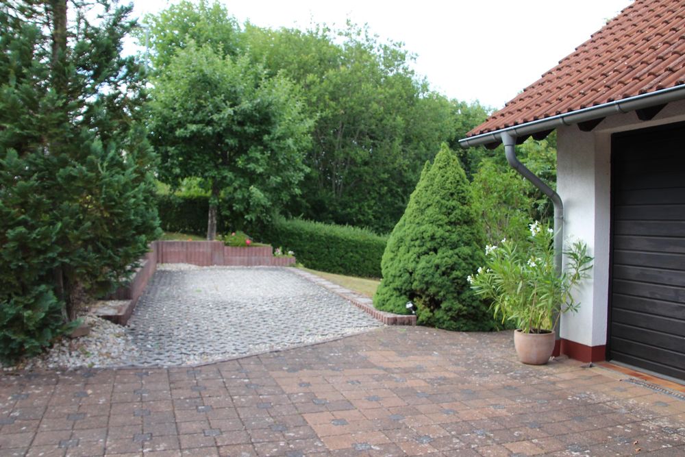 Ellis Garden xirdlj