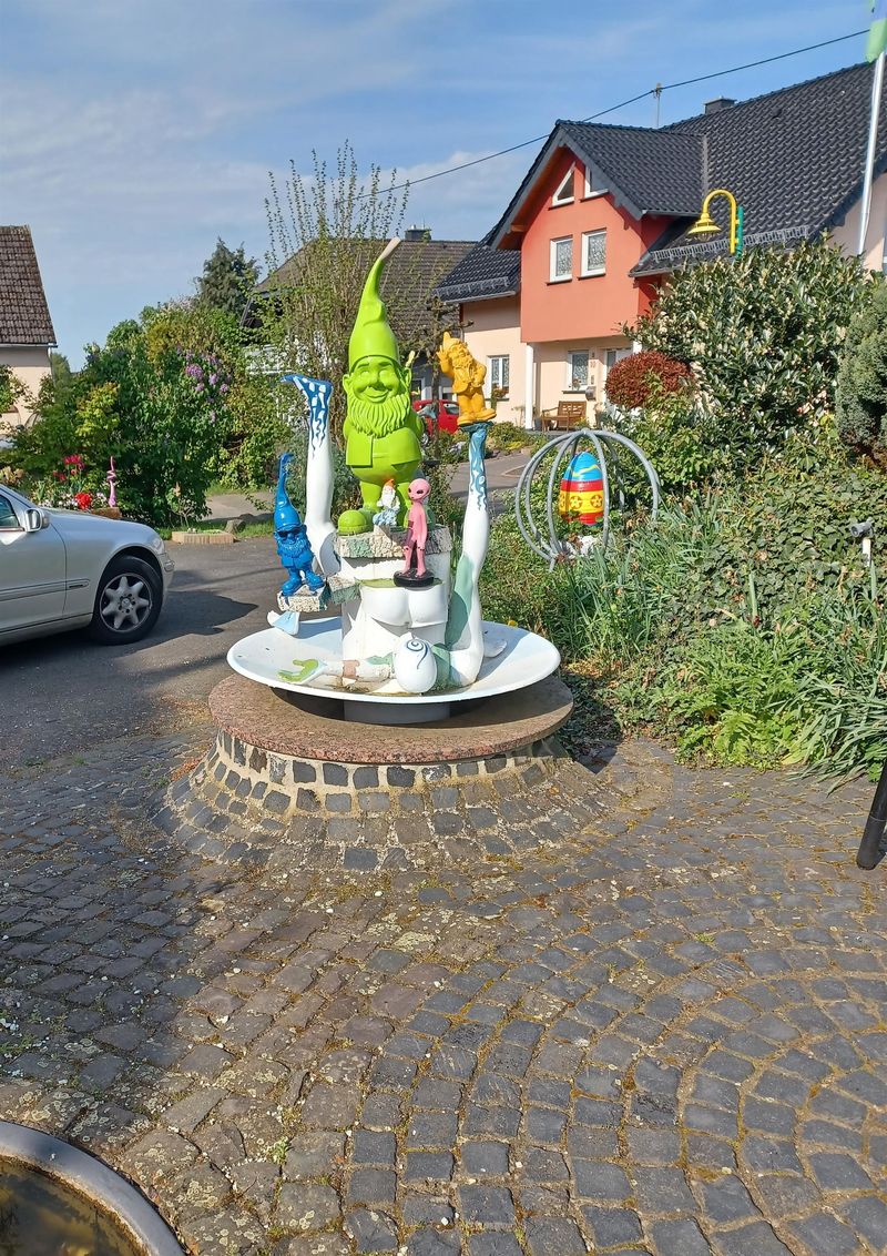 Geh Denke Weg:Kunst am Hause " Wilhelm" x9zjrr