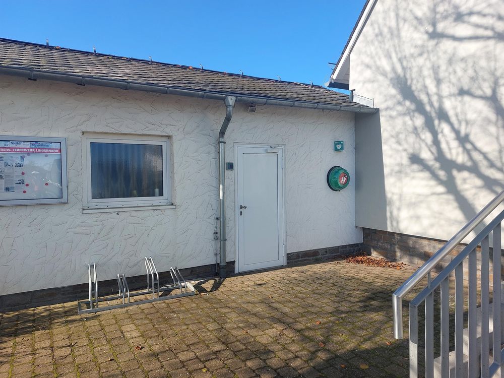 Defibrillator in Lingerhahn uxygba