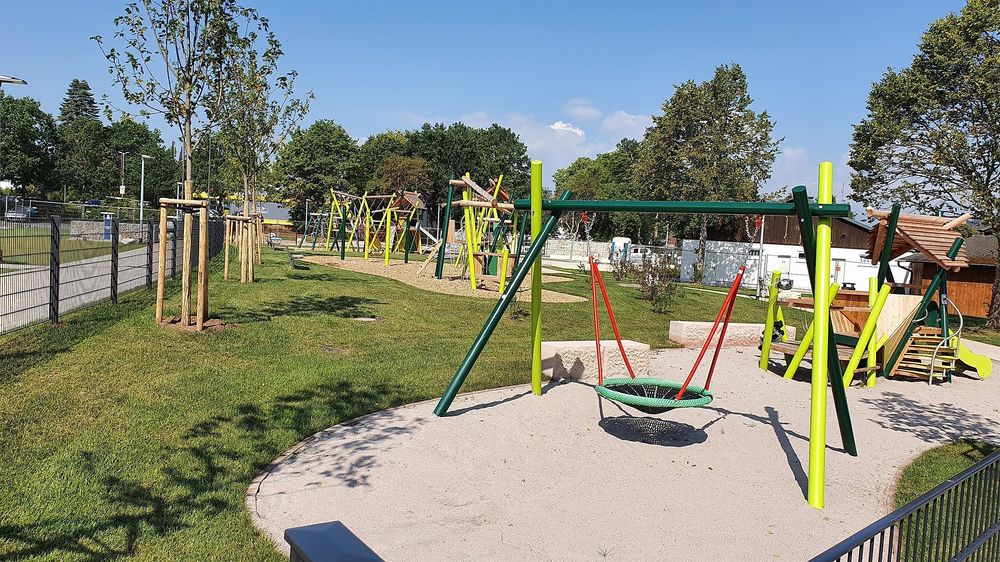 Spielplatz am Stadtweiher uxkvuk