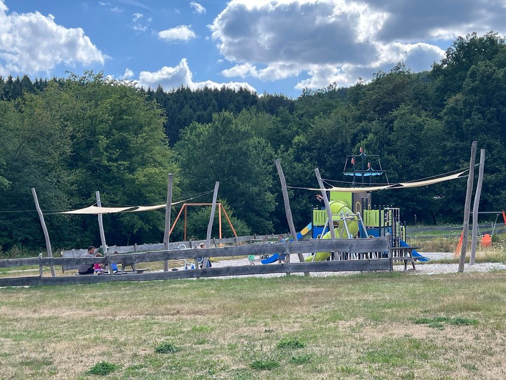 Ferienhäuser im Feriendorf Hambachtal ujbkyv