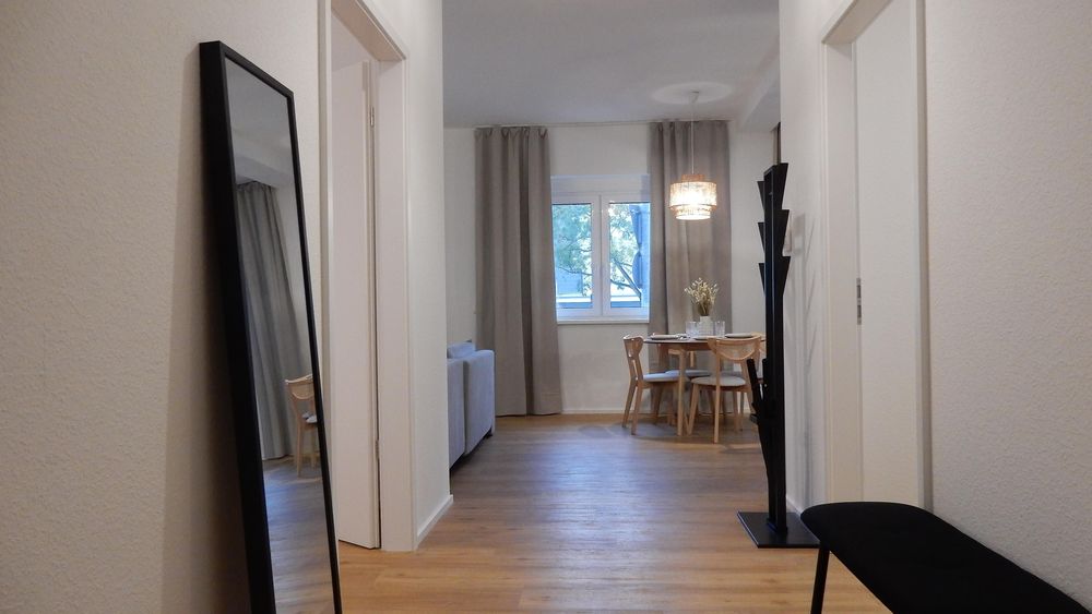 Ferienhaus│ Zentral │3 Whg │250 m² │ Parkplätze ufk7nz