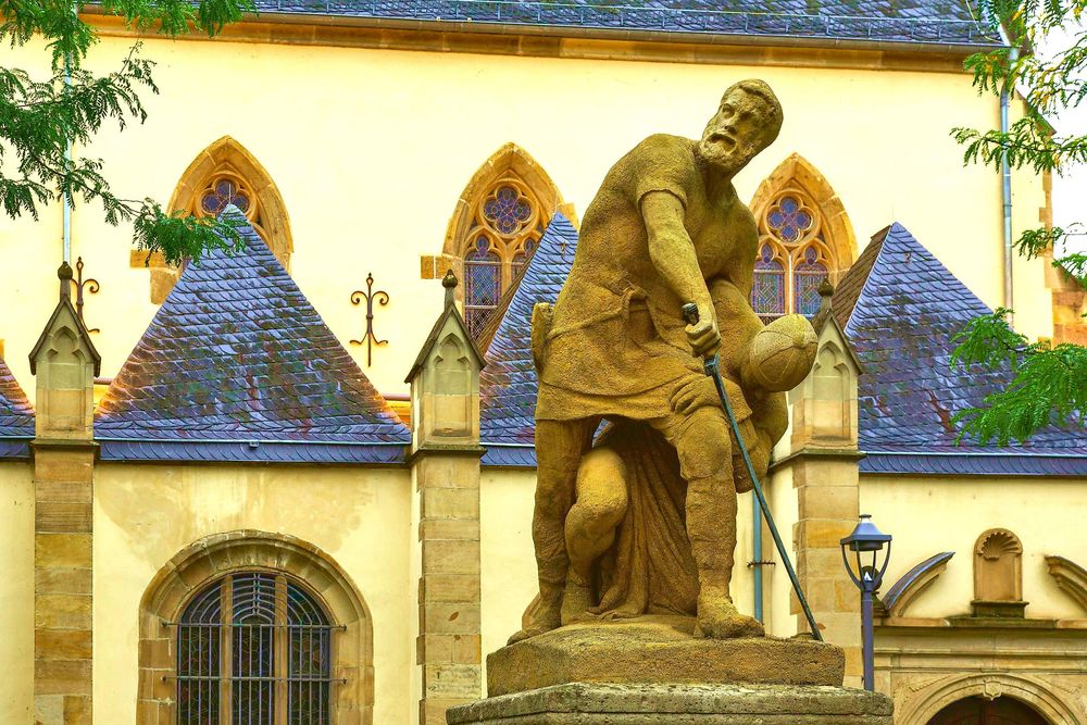 Eiermarkt und Michel Mort Denkmal ubillz