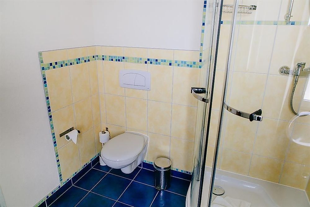 Landhotel Airport inn uc1f5q