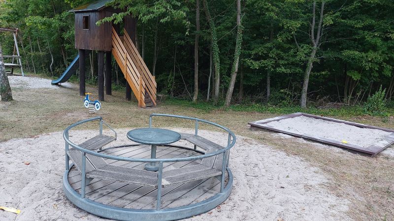 pois/spielplatz-an-der-jakob-kneip-eiche-bb6d
