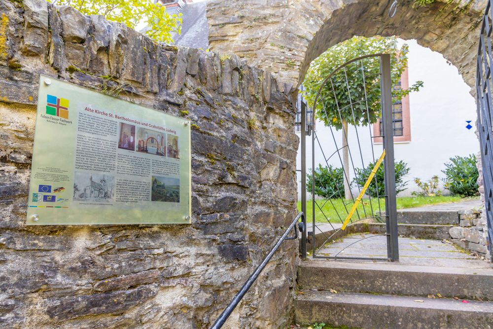 Moselsteig Seitensprung Felsen