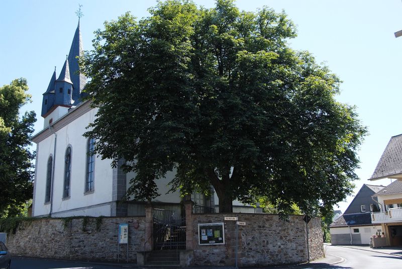 pois/catholic-church-st-stephanus-hennweiler-343d