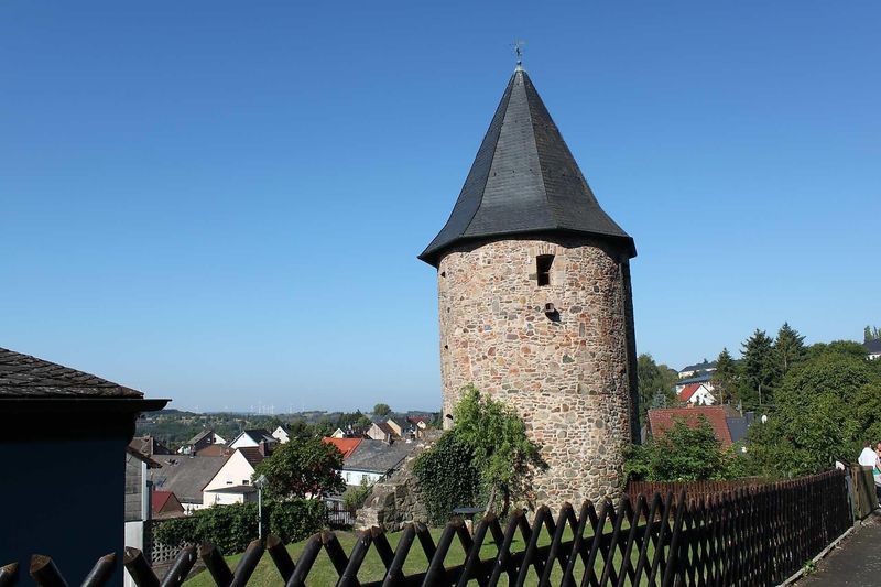 pois/reste-der-xstadtmauer-xmit-dickem-xturm-10a7