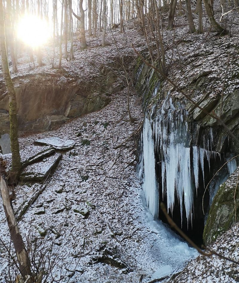 Schieferhöhlen   Layekaul u6wx6c