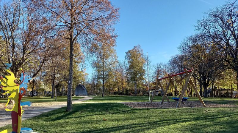 Spielplatz am Park für Jung und Alt u4pfae