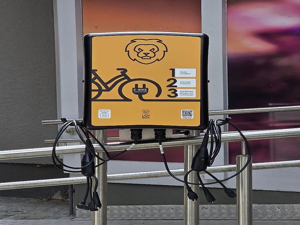 Lion Box Max Ladestation für E Bikes und E Scooter rryi95