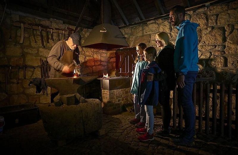 Ganz heißes Eisen im Kupferbergwerk qtvdib