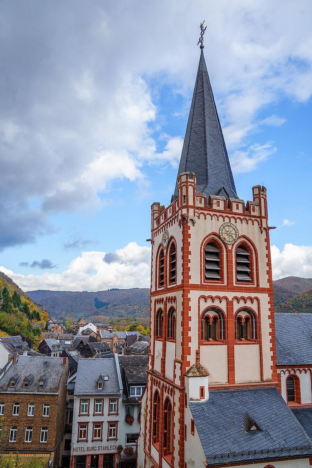 Altkölnischer Hof qu06yg