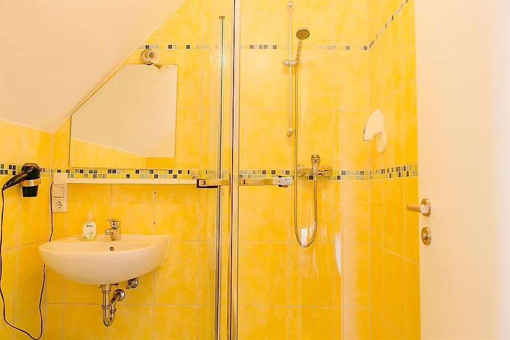 Landhotel Airport inn qiy73a