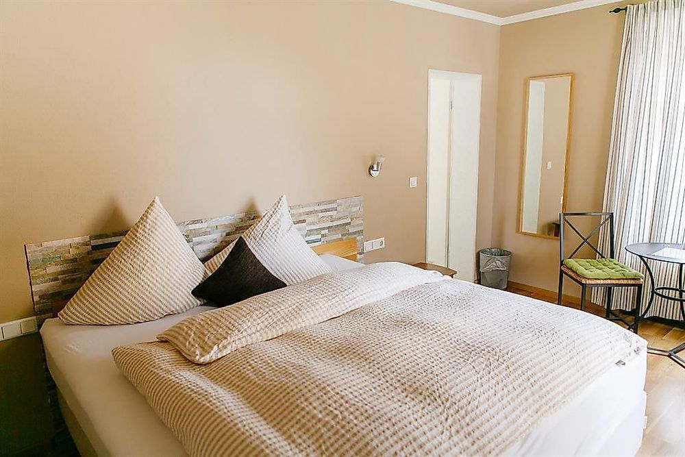 Landhotel Airport inn qhsbh7