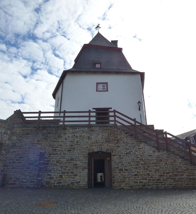 Campingplatz Mühlenteich Lingerhahn   Simmern über den Schinderhannes Radweg qd7qth