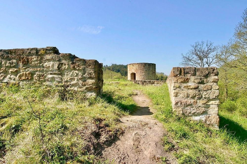 Ruine Naumburg r3knn7