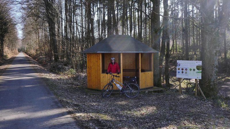 Schutzhütte am Schinderhannesradweg pocp3v