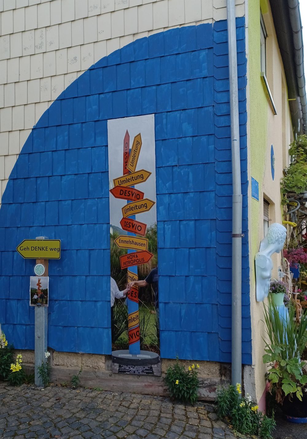 Geh Denke Weg:Kunst am Hause " Wilhelm" po8i3z