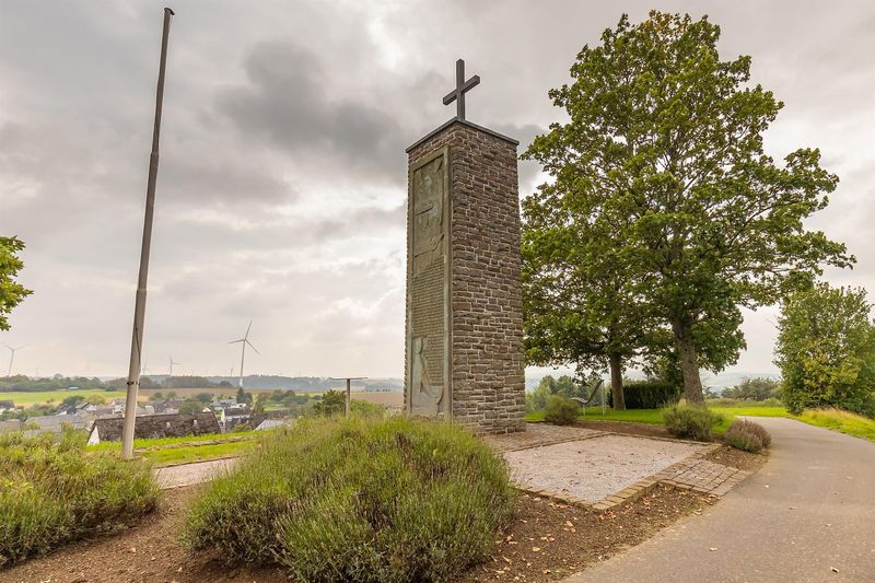 pois/aussichtspunkt-zum-ehrenmal-9a92