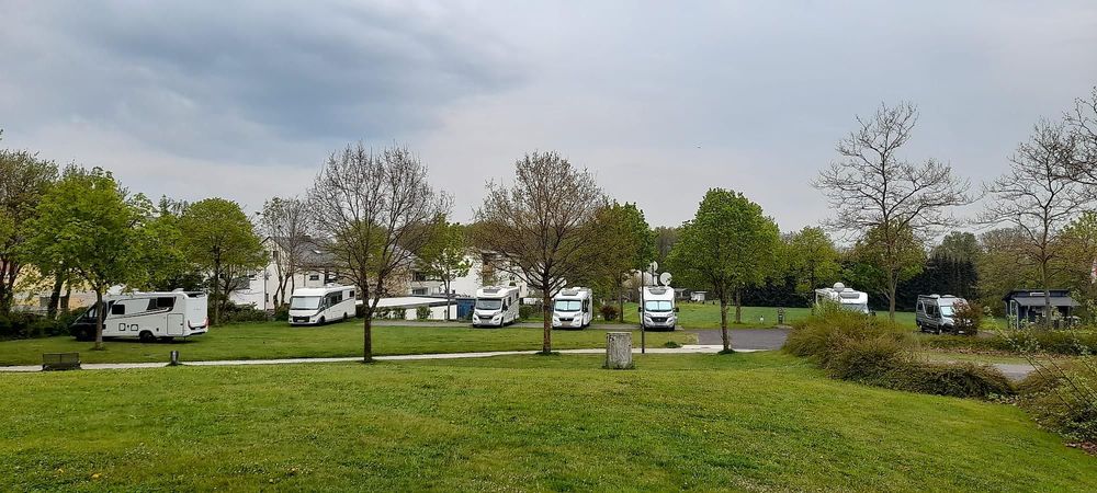 Reisemobilstellplatz am Park ph5fvq