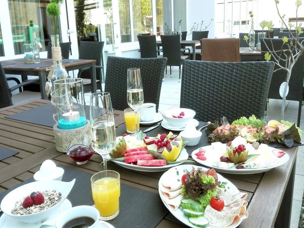 Caravelle Hotel im Park nh7btu