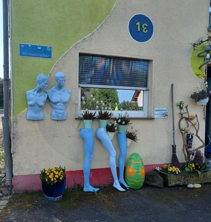 Geh Denke Weg:Kunst am Hause " Wilhelm" mvi8do