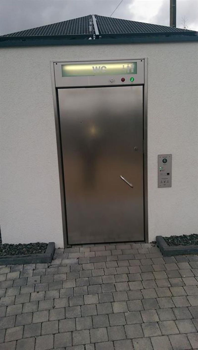 Öffentliche barrierefreie Toilette an der Bahnhofserlebnisstation mu2ti4