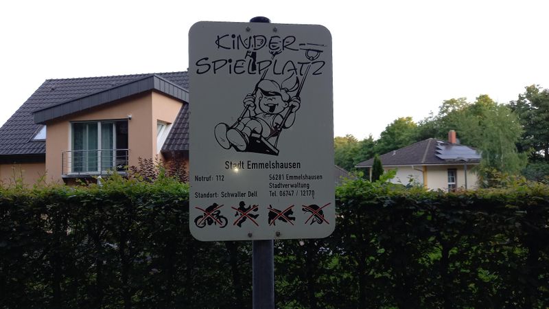 pois/spielplatz-in-der-xschwaller-dell-b23a