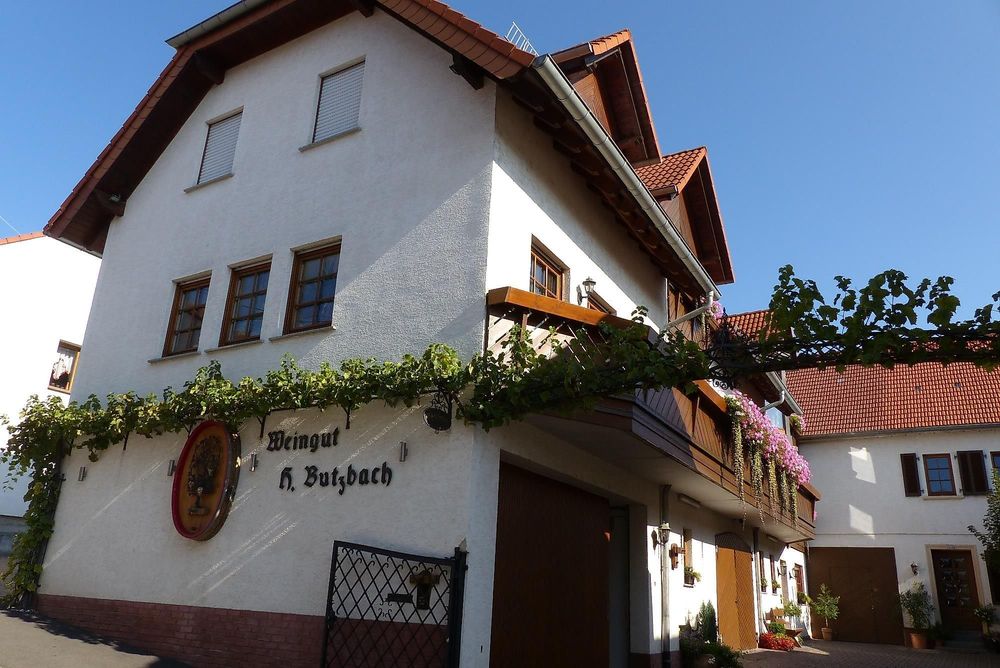 Weingut & Gästezimmer Butzbach lzeojf