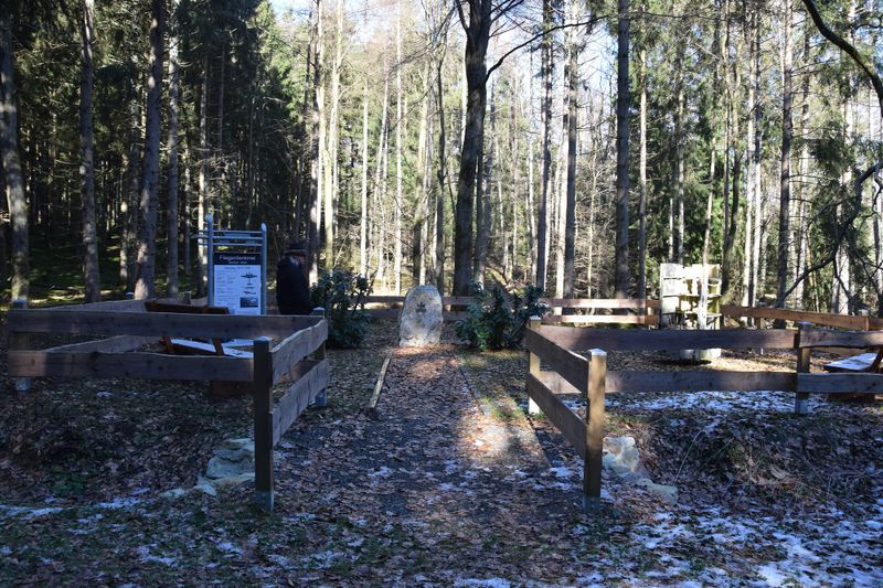 pois/fliegerdenkmal-geisfeld-abtei-5d4a