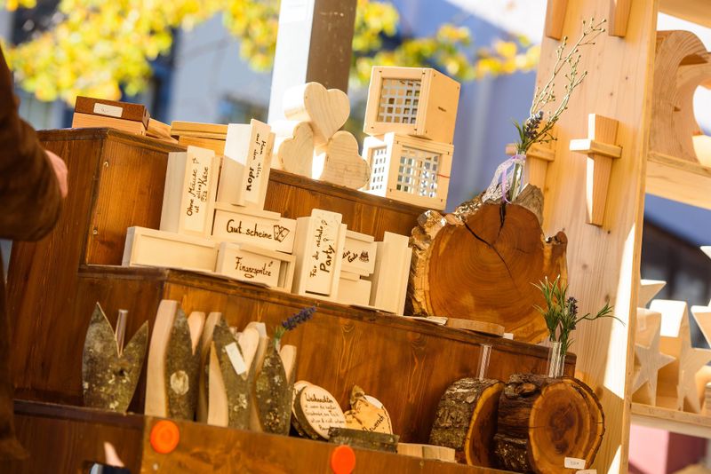 Kunsthandwerker  und Bauernmarkt mit verkaufsoffenem Sonntag k4dop4