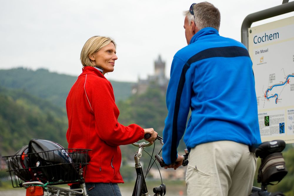 Mosel Radweg Zell (Mosel)   Cochem iic7za