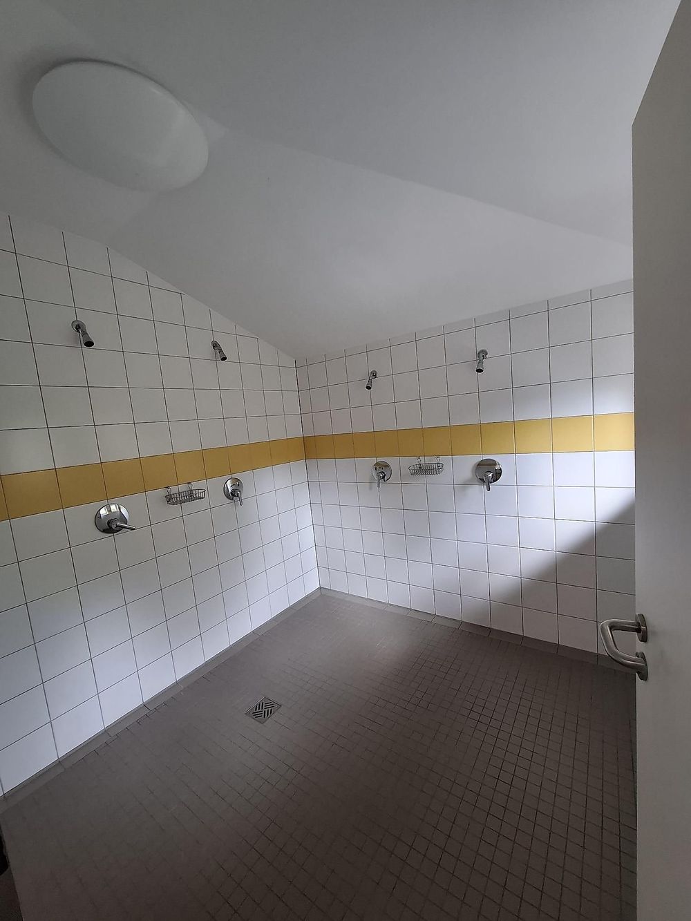 Jugendfreizeitstätte j8dngy