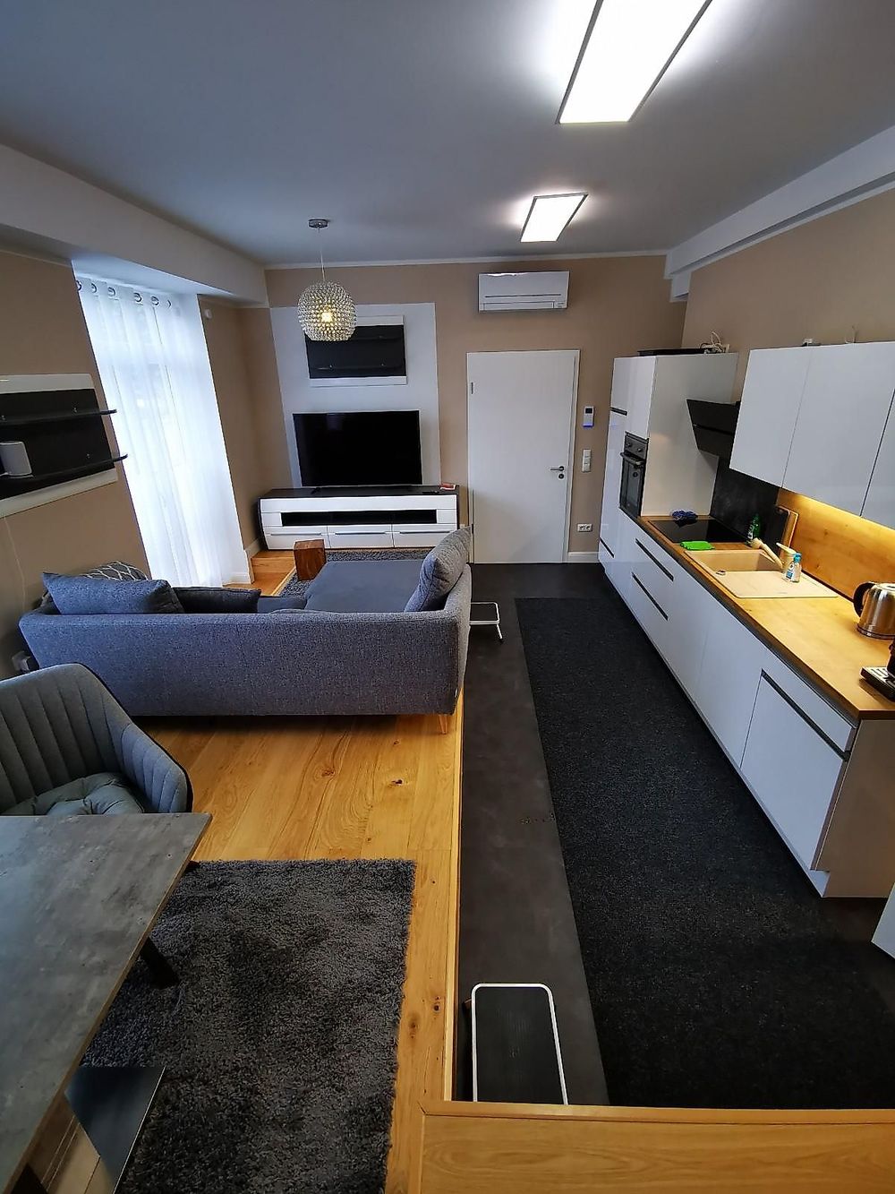 Ferienwohnung Rheinufer am Hindenburgpark htzl5t