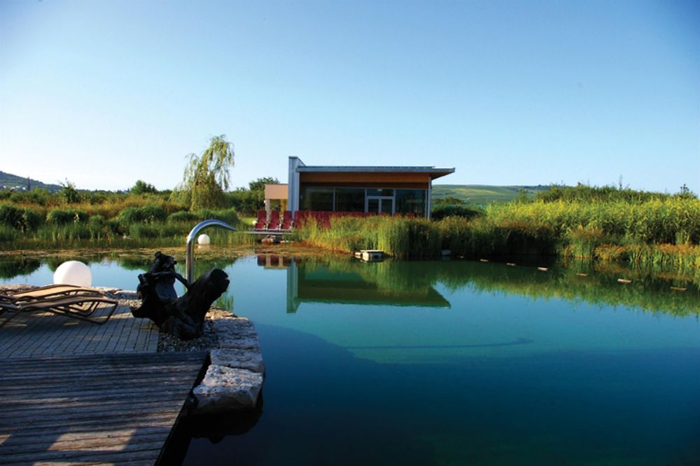 "Rheinwelle" mit Saunalandschaft he39f4