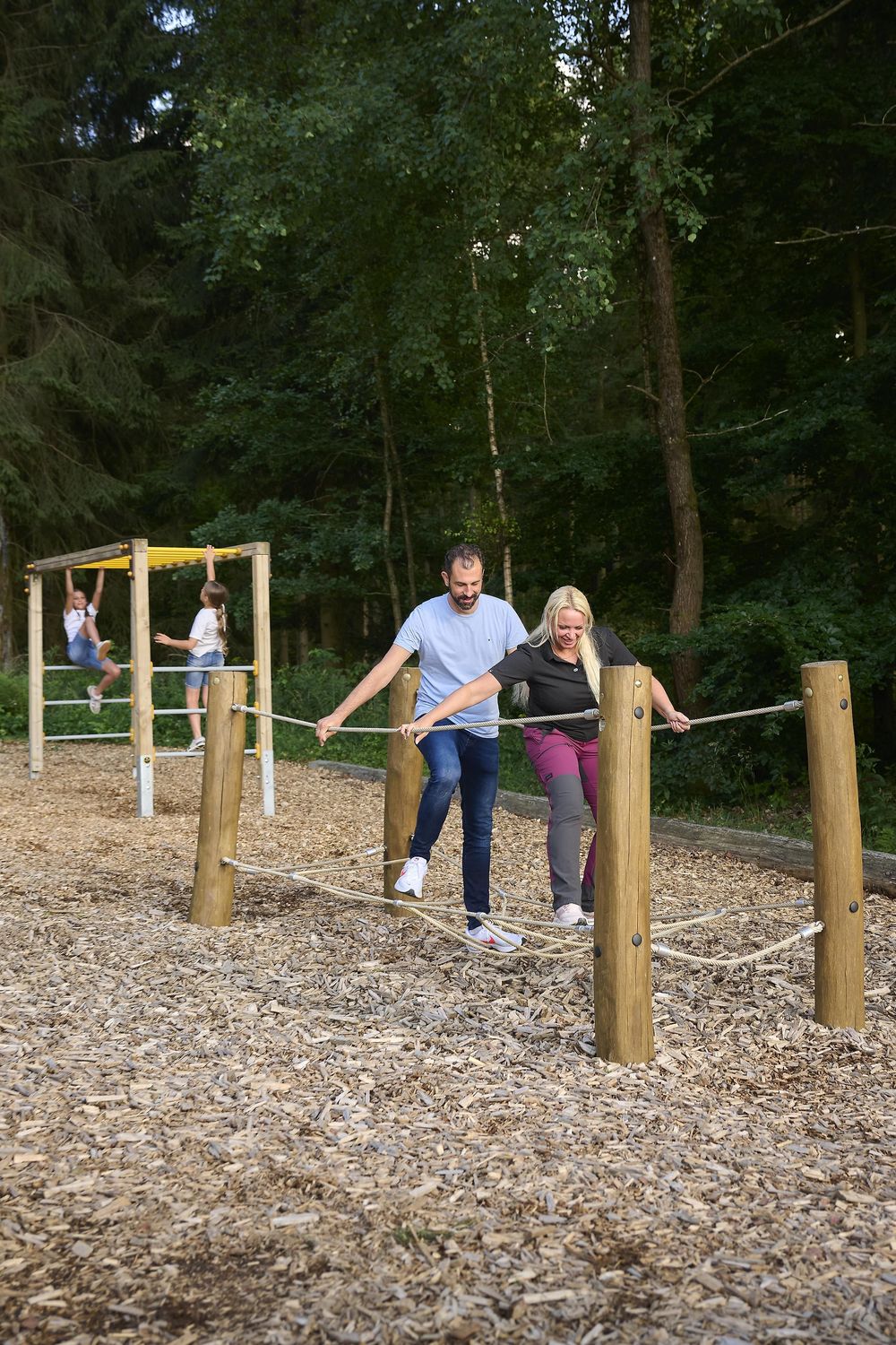 Schlangenseilbrücke & Klettergerüst Butzel Kewes Weg haomy2