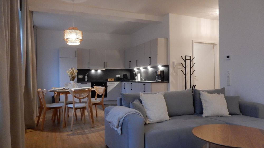 Ferienhaus│ Zentral │3 Whg │250 m² │ Parkplätze gwo4v8
