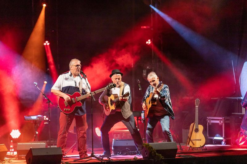 events/simply-unplugged-aab6