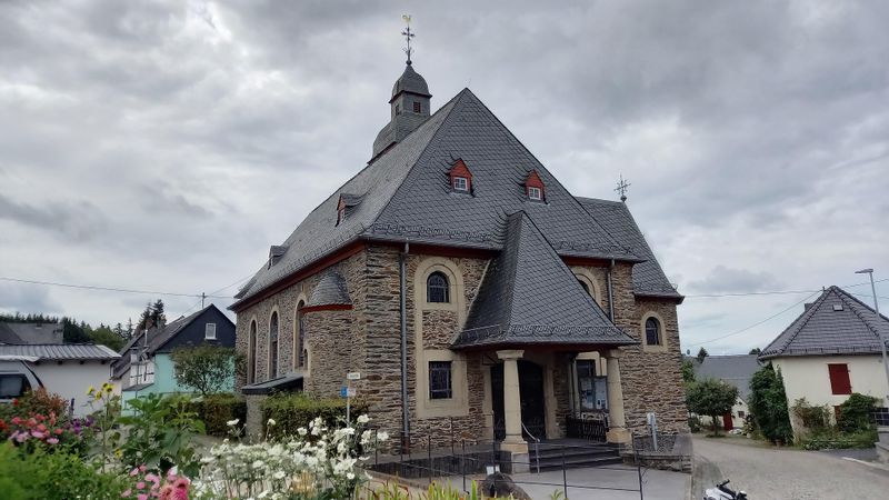 pois/catholic-church-st-philip-and-james-9506