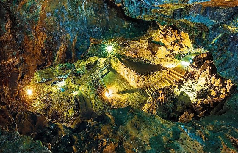 Dunkelführung im Kupferbergwerk i61knv