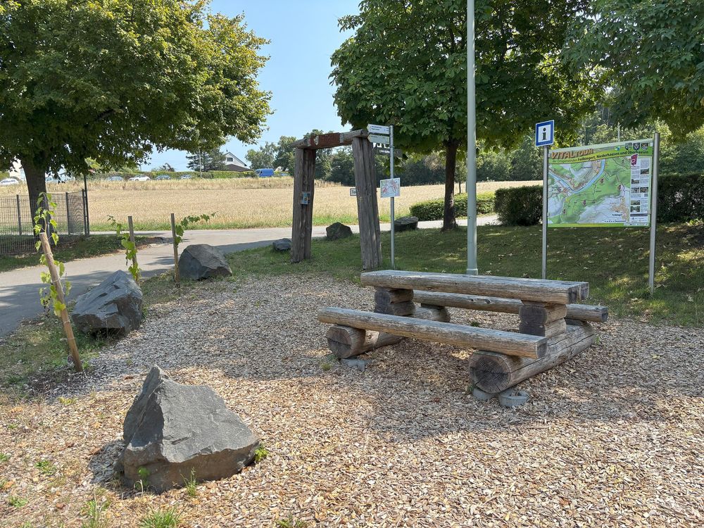 E Bike Ladestation & Rastplatz am Wanderportal in Feilbingert gpst9a